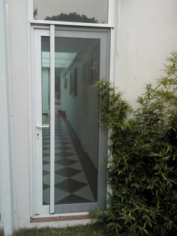 Cửa lưới xếp có ray 1 cánh màu trắng